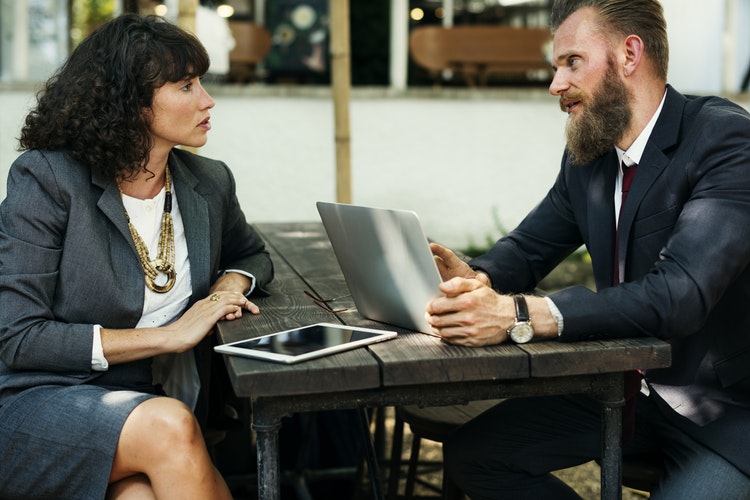 Business Management: 5 Ways To Connect With Your Employees